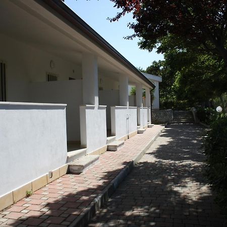 Villaggio La Giara Весте Екстериор снимка