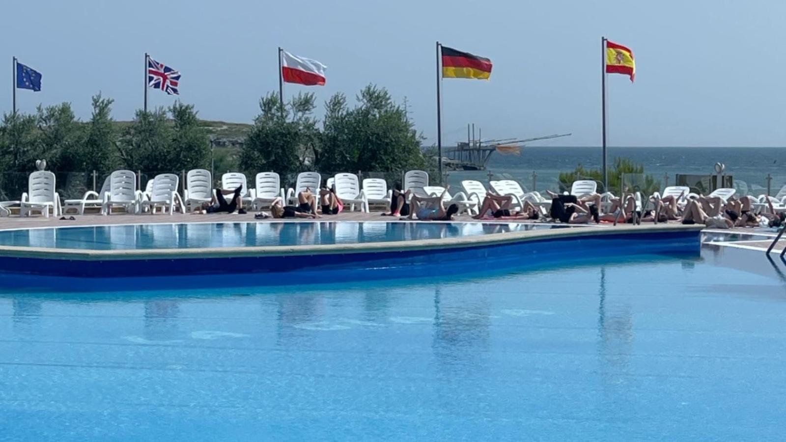 Villaggio La Giara Весте Екстериор снимка