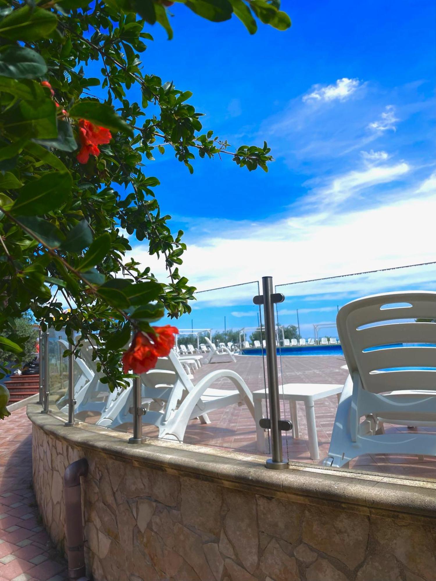 Villaggio La Giara Весте Екстериор снимка