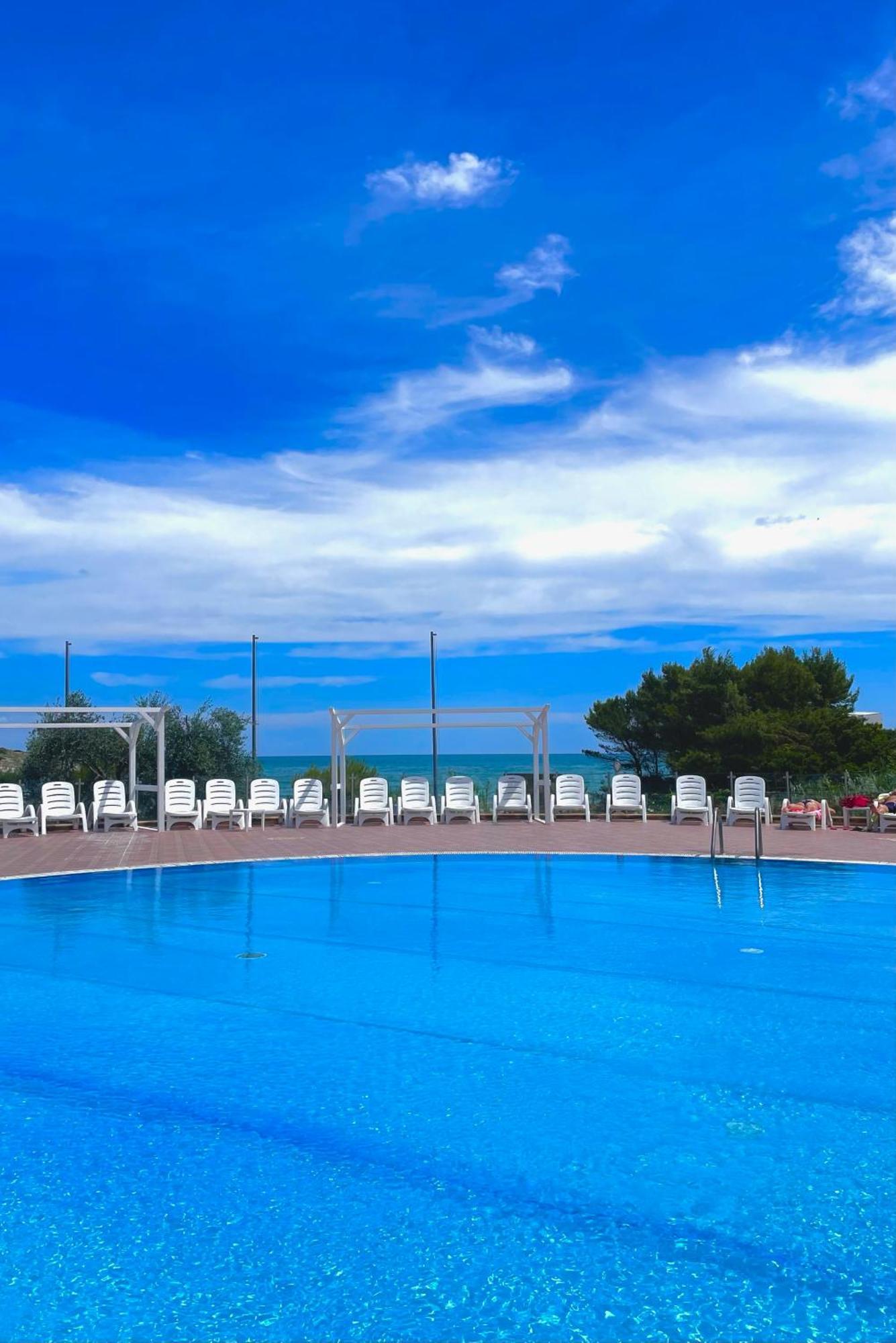 Villaggio La Giara Весте Екстериор снимка